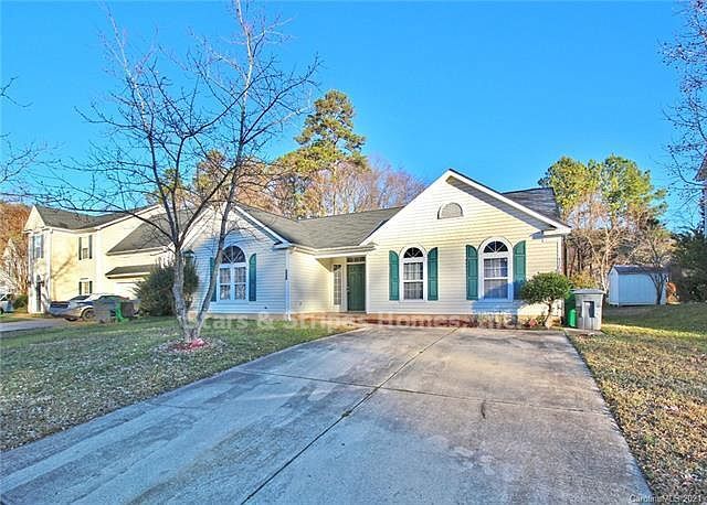 Building Photo - Beautiful Homes