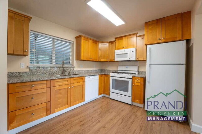 Foto del edificio - 109A Live Oak Ave