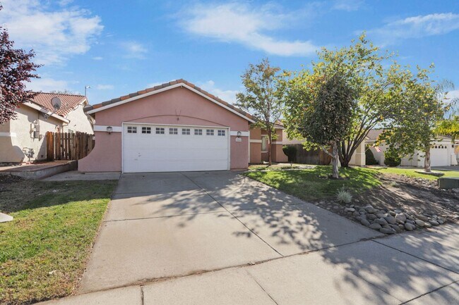 Building Photo - 5546 Sage Dr