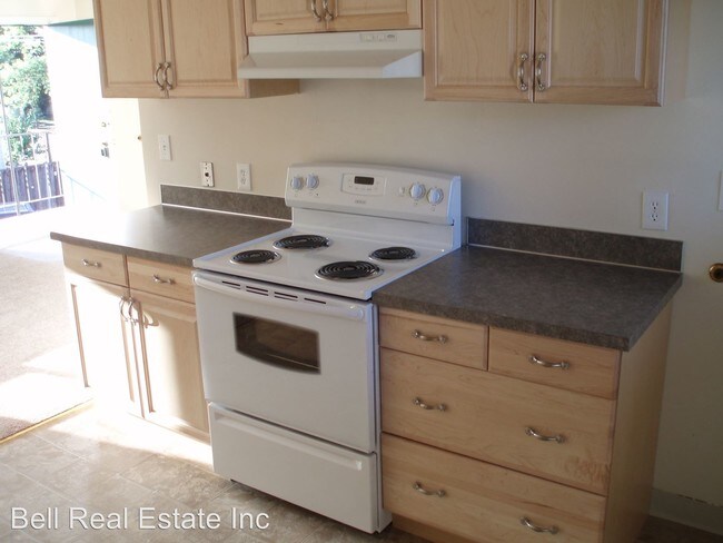 Building Photo - 1 br, 1 bath Apartment - 335 C St 335 C St #5