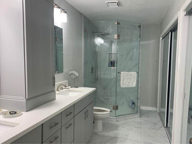 Building Photo - 2450 Wickersham Ln