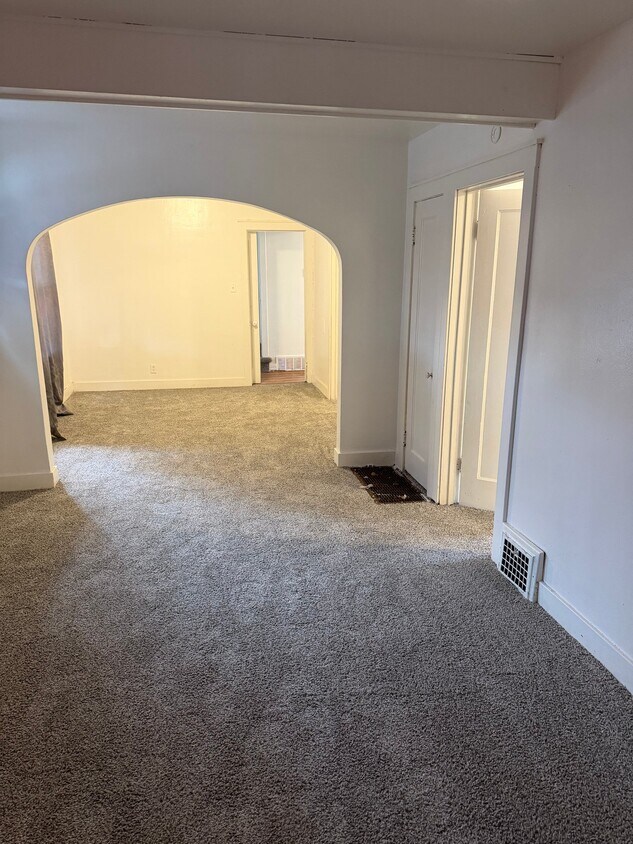 Foto del edificio - 2557 N 54th St