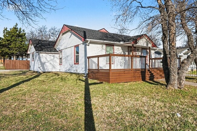 Building Photo - 3720 Stanley Ave