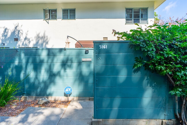 Building Photo - 5161 Village Grn