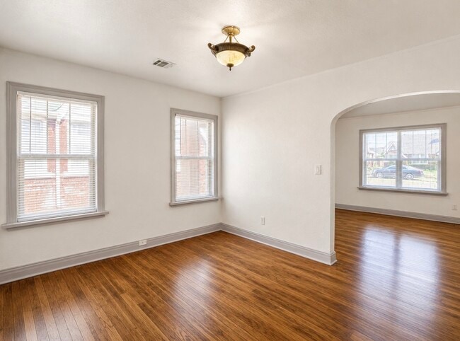 Building Photo - 941 East Dr