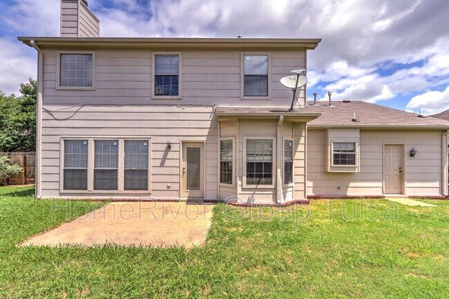 Building Photo - 111 E Helena Pl