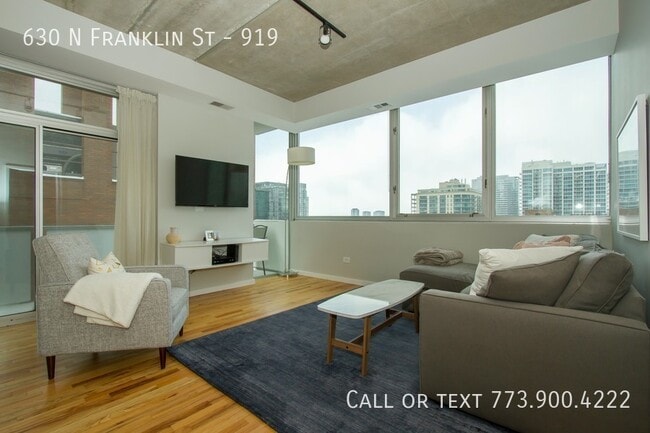 Photo - 630 N Franklin St Apartment