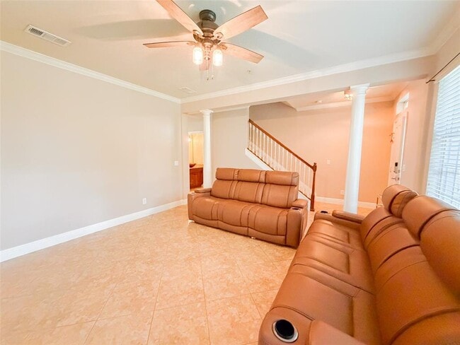 Building Photo - 5489 Baldwin Park St