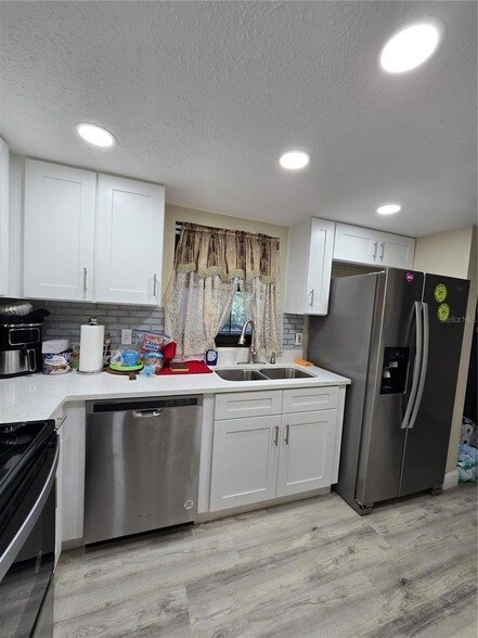 Building Photo - 105 4th Ave NE