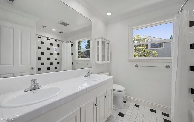 Building Photo - 5 br, 3 bath House - 2830 Hacienda Street