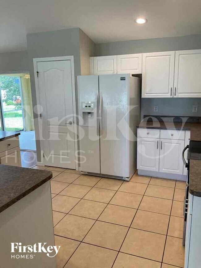 Building Photo - 2047 NE 20th Terrace