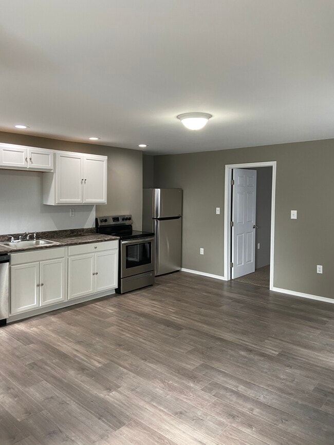 Brand new apartment - 946 Exeter Ave