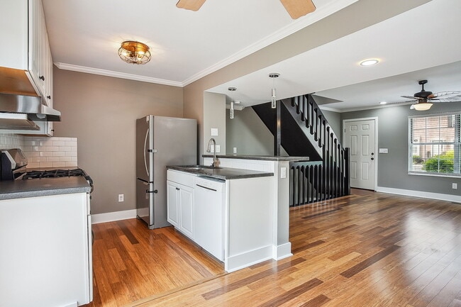 Building Photo - 4841 Stoneybrook Blvd