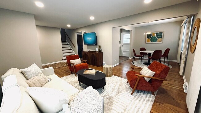 Building Photo - 9323 80th Ct