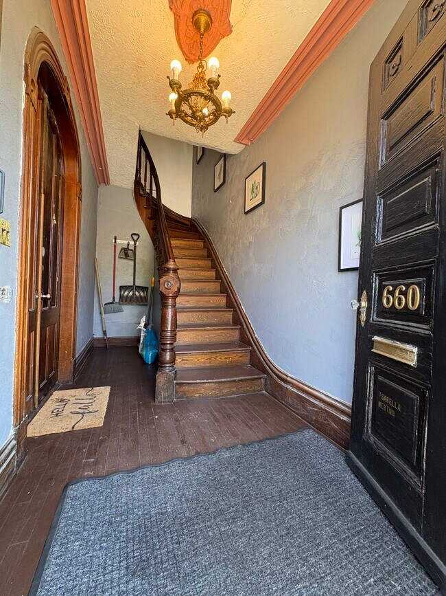 Foto del edificio - 660 2nd Ave