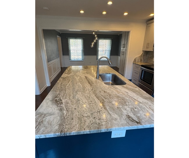 Building Photo - 9512 Imperial Dr