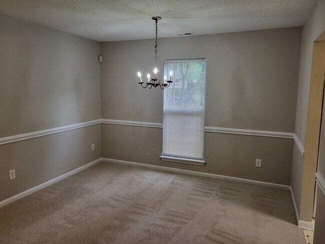 Building Photo - 6820 North Ridge Court