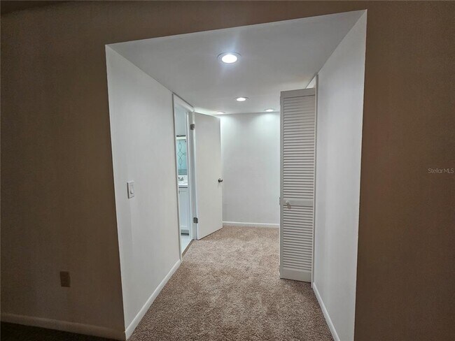 Foto del edificio - 6623 Swyear Ct