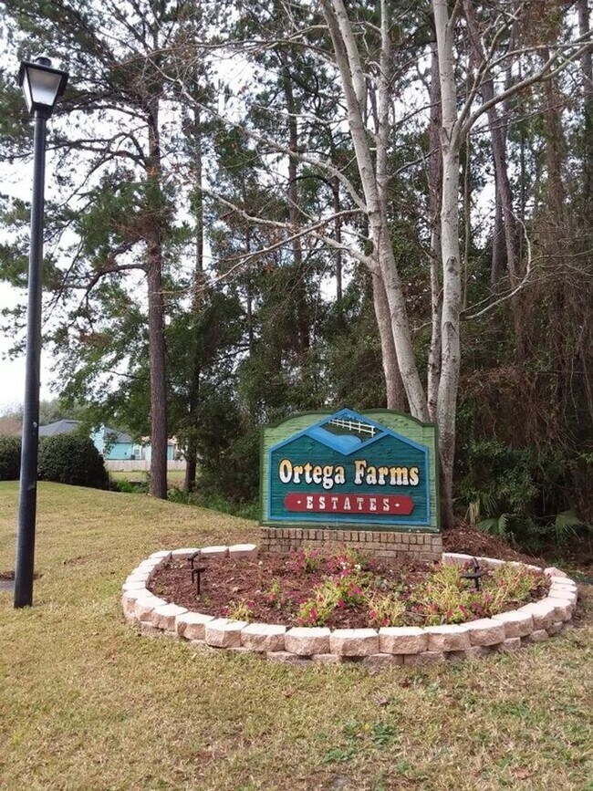 Building Photo - 5050 Acre Estates Dr