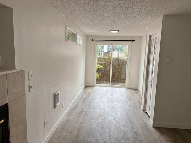 Foto del edificio - Multnomah Village in the Heart of-Brand new remodel