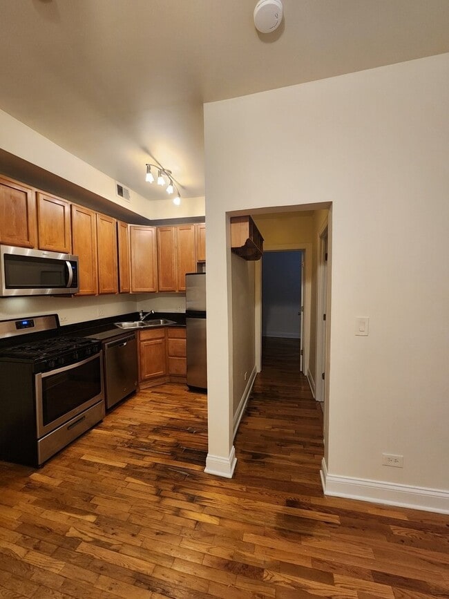 Foto del edificio - 6812 N Wayne Ave