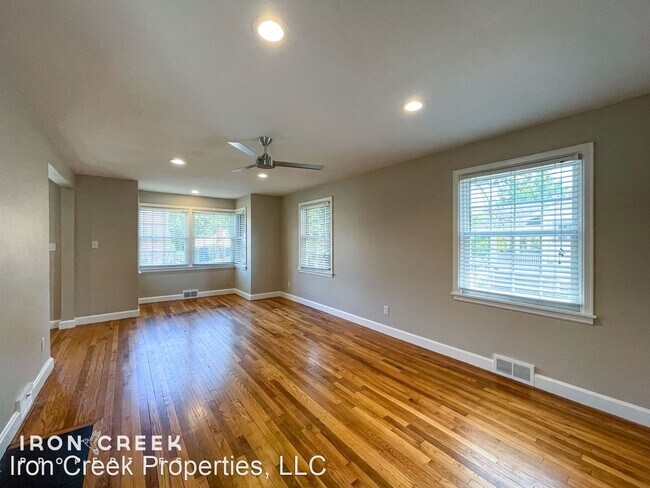 Foto del edificio - 4 br, 3 bath House - 21 Brevard Road