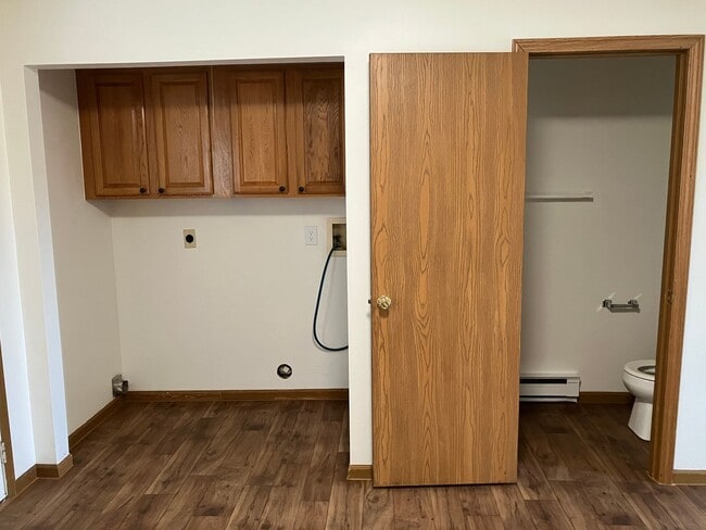 Building Photo - Spacious 2-Bedroom Living in a Quiet Community!