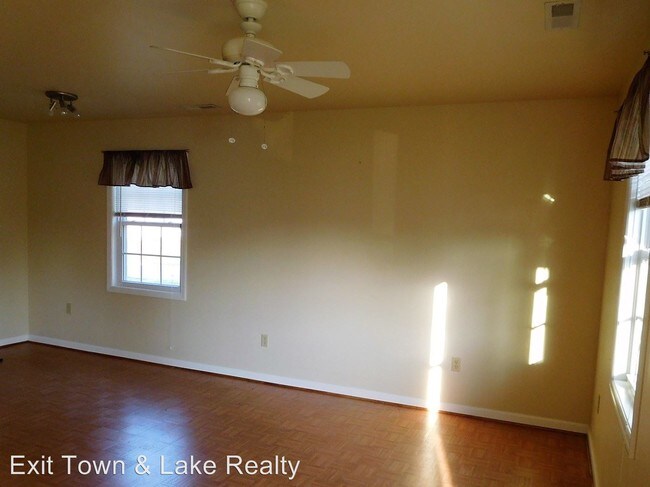 Building Photo - 1 br, 1 bath House - 200 E. Pine St.