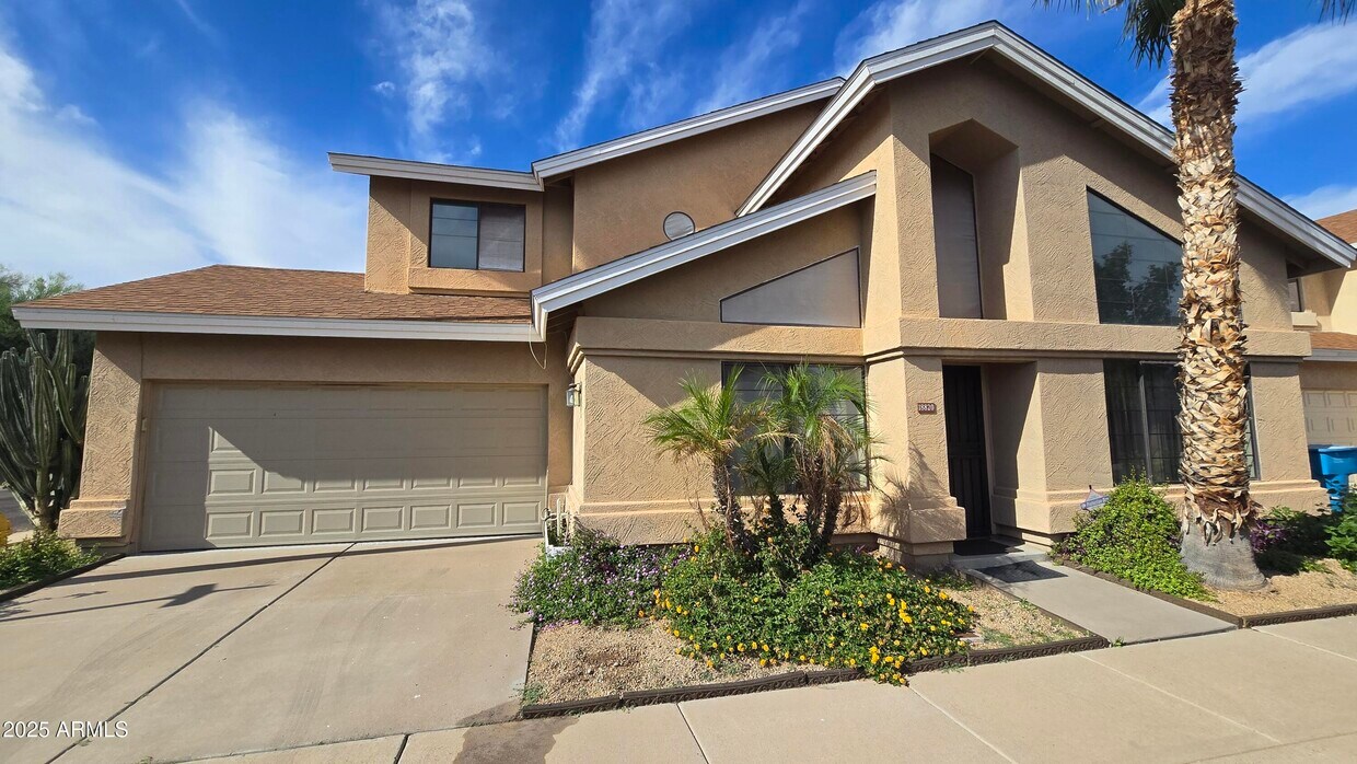 Primary Photo - 18820 N 41st Dr