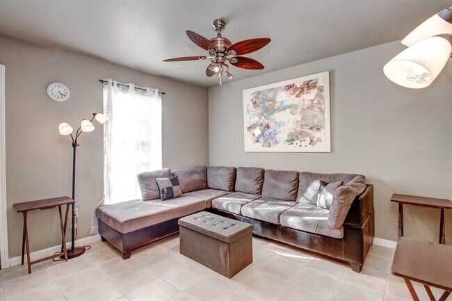 Building Photo - 8917 Carousel Ln