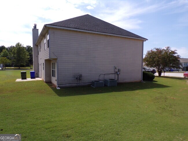 Foto del edificio - 1527 Paceville Ct NE