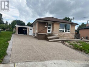 Building Photo - 6 Lamella Rd