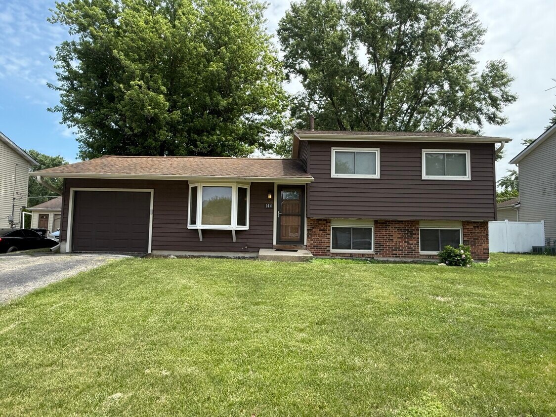 Primary Photo - 144 Monterey Dr