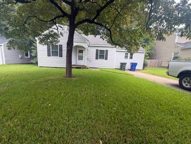 Photo - 170 Rodman Road House