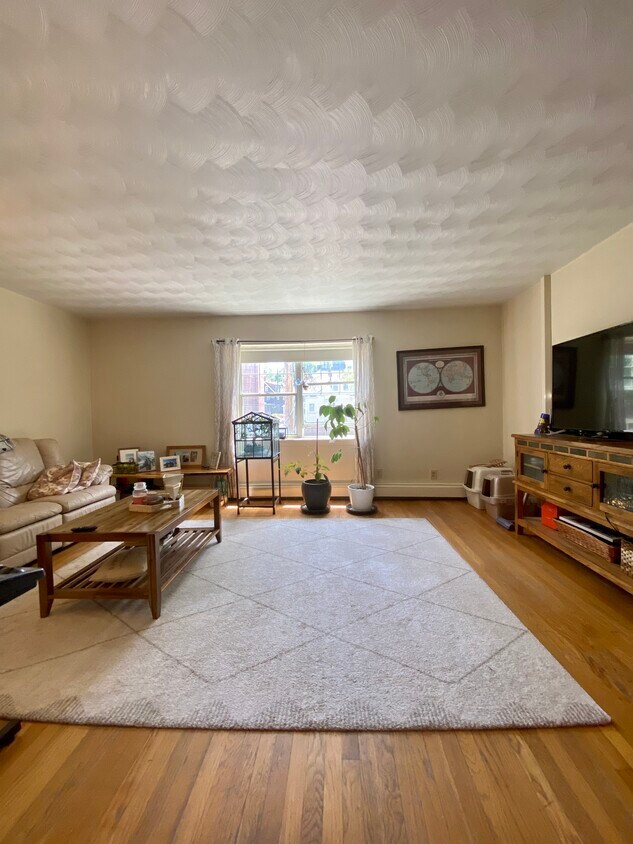 Primary Photo - 500 Centre St