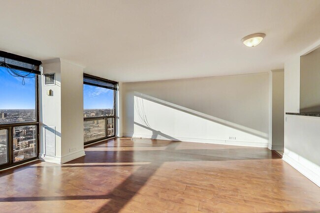 Foto del edificio - 4343 N Clarendon Ave