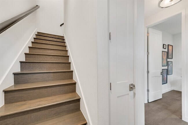 Foto del edificio - 6004 Hudson St