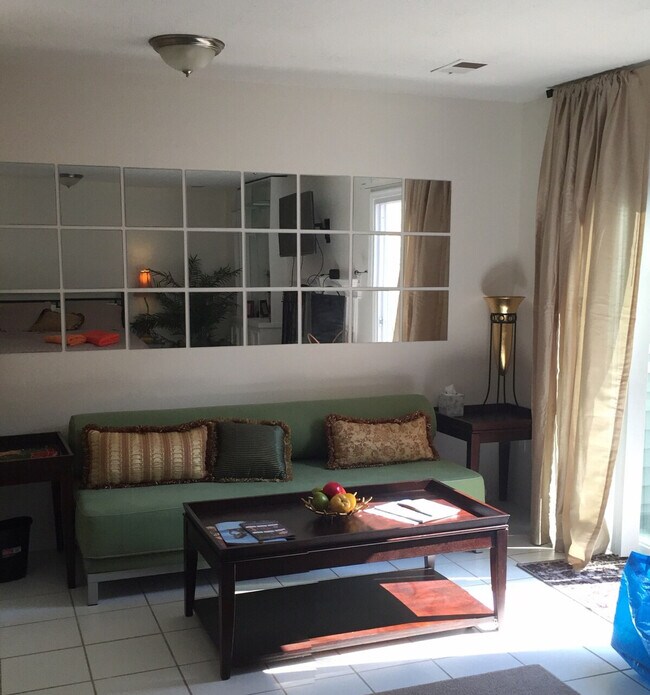 Foto del edificio - 2390 Hunters Square Ct