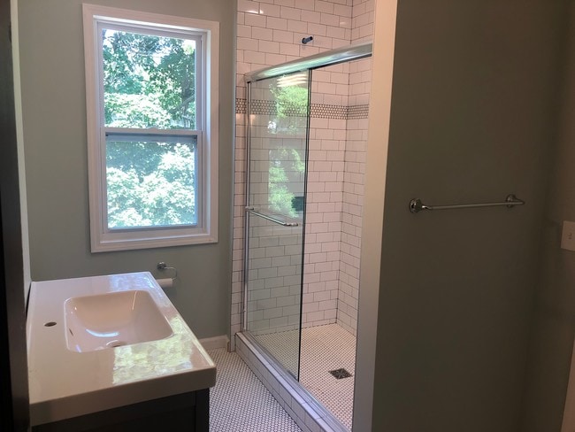 Building Photo - 362 Clinton St