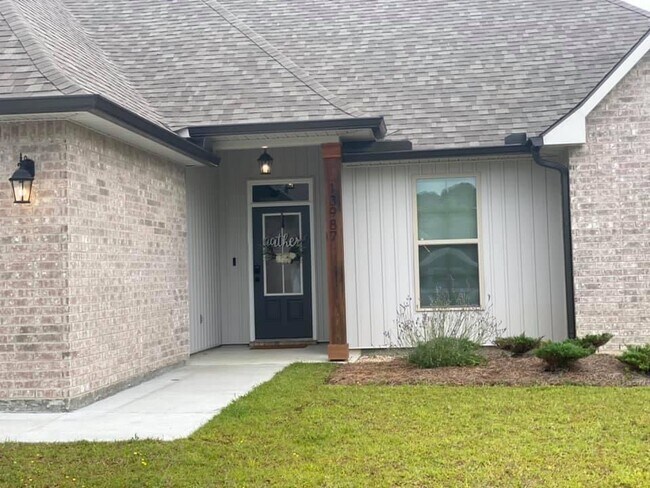 Building Photo - 13987 Colt Dr