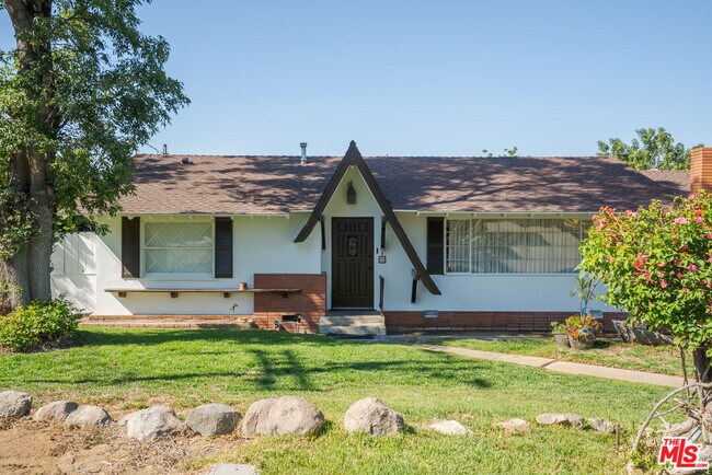 Foto del edificio - 6739 Garces Ave