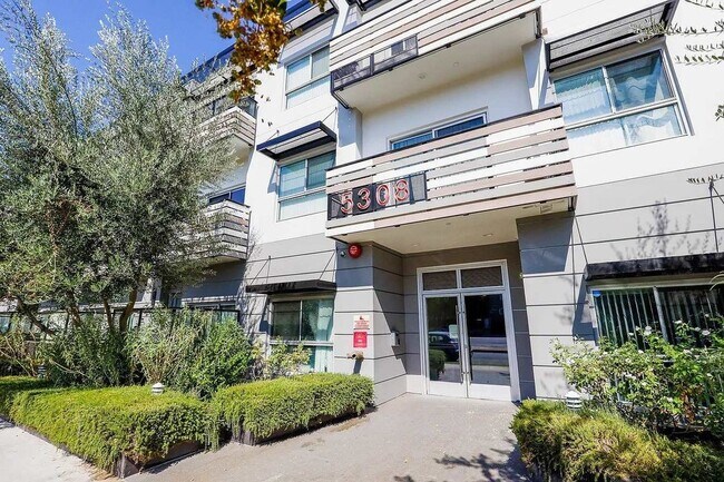 Foto del edificio - 5308 Sepulveda Blvd