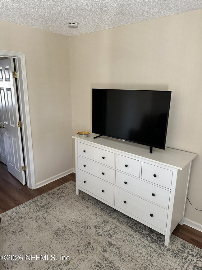 Foto del edificio - 3616 Magnolia Point Blvd