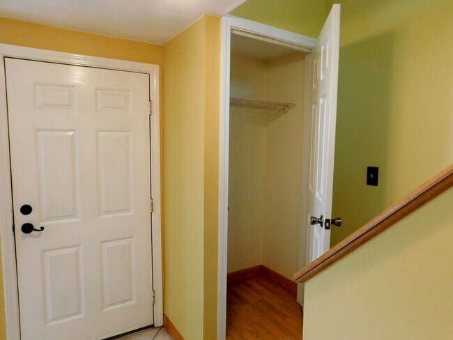 Foto del edificio - 3 Floor Condo Located In Country Setting -...