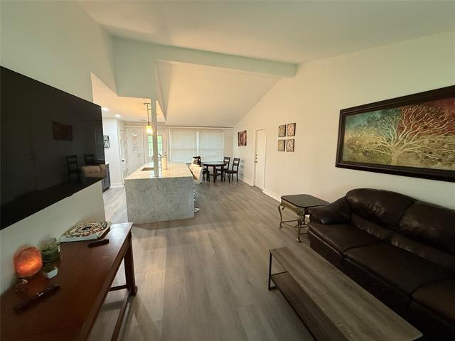 Foto del edificio - 819 Loganwood Ave