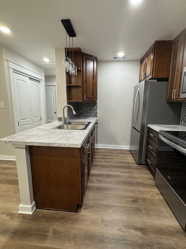 Building Photo - 116 Montrose Dr