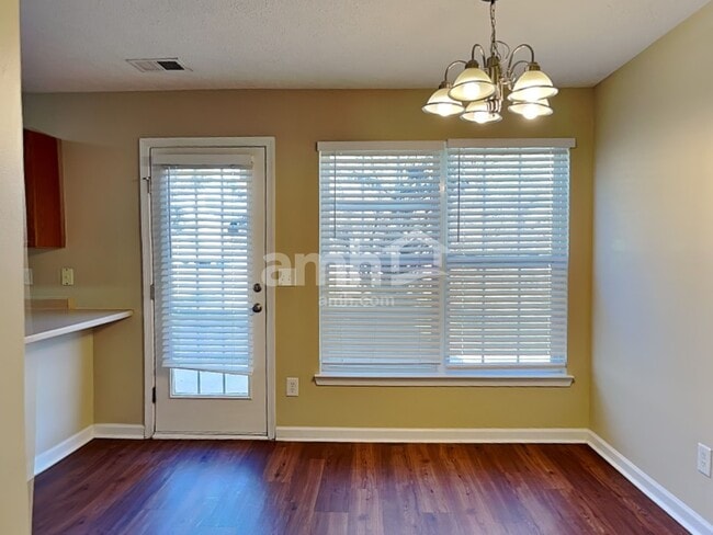 Building Photo - 2344 Hockett Dr