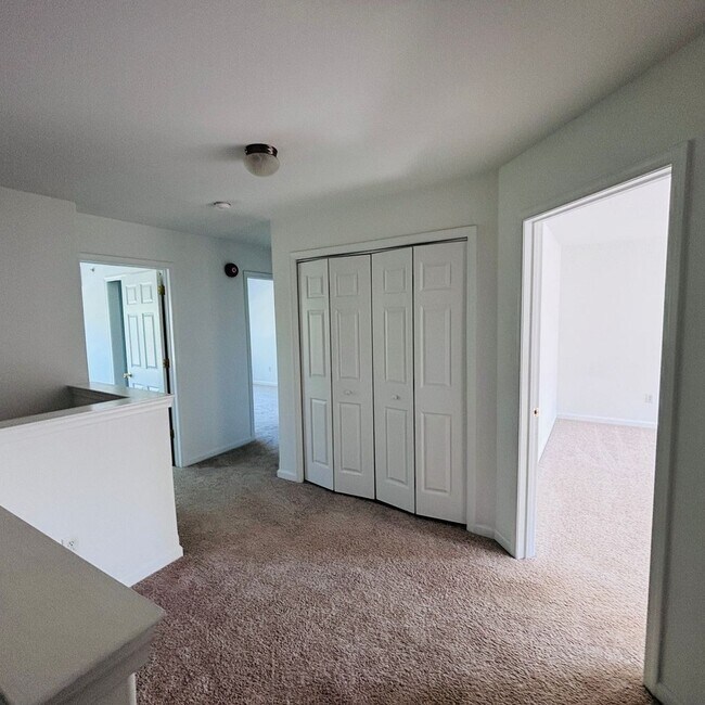 Foto del edificio - Located in the Highgates subdivision in Upper Macungie Township this 3 bedroom, 2.5 bath townhouse