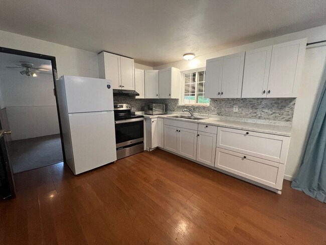 Foto del edificio - 11759 Gable Ave SW