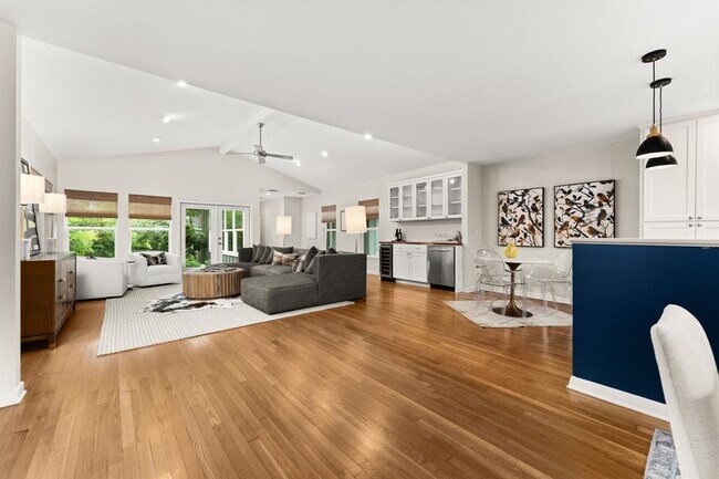 Building Photo - 5212 Valley Oak Dr